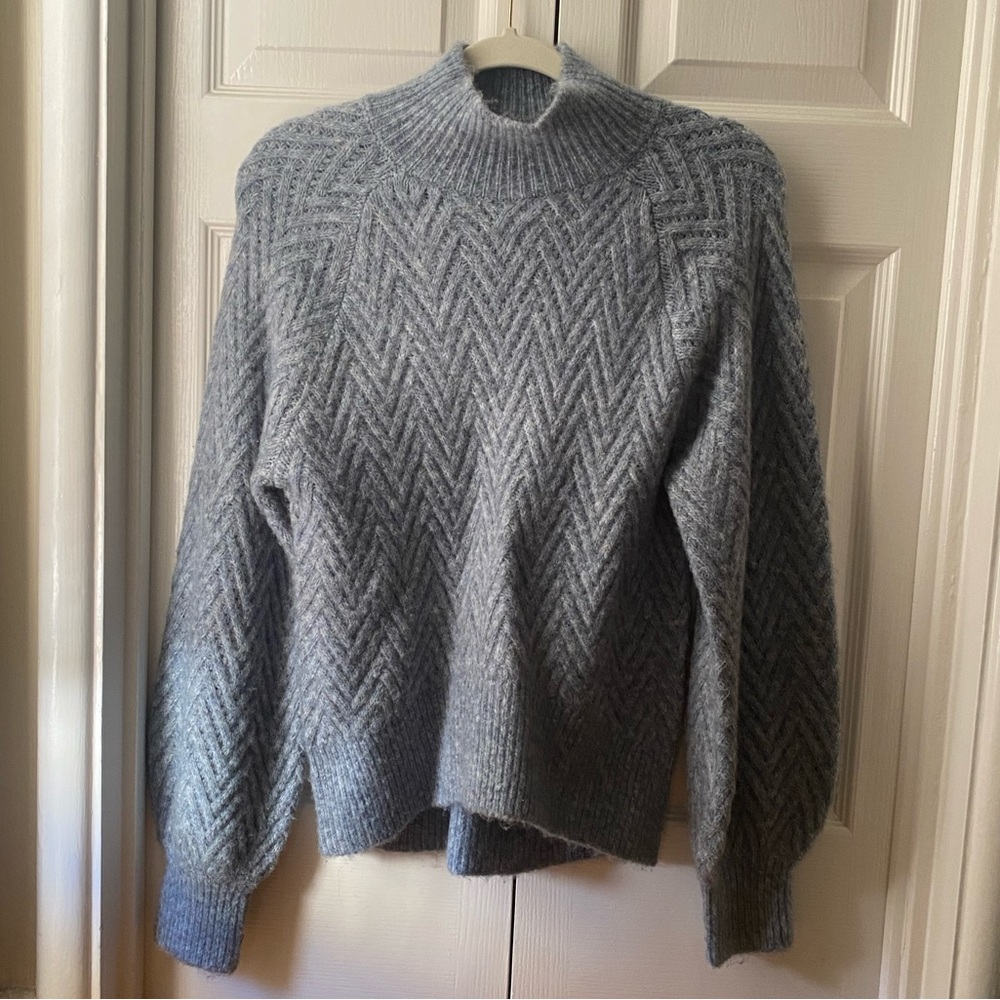 Abercrombie & Fitch blue knit turtleneck sweater